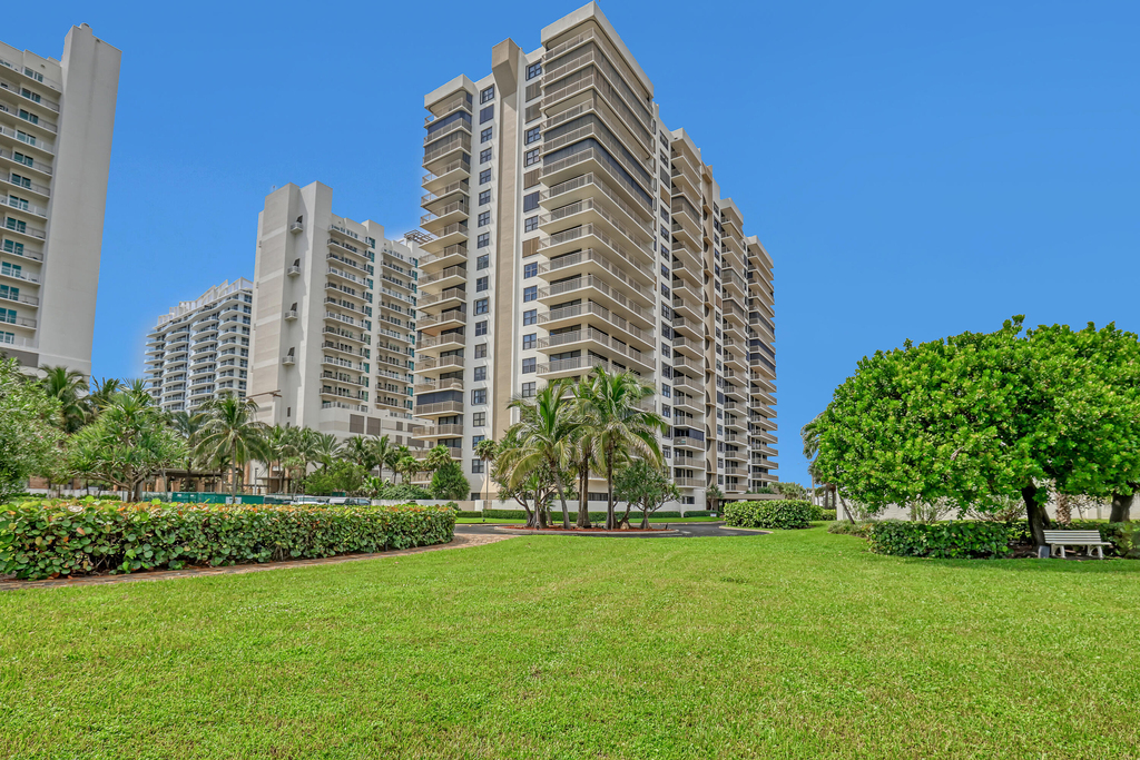3400 N Ocean Drive - Photo 0