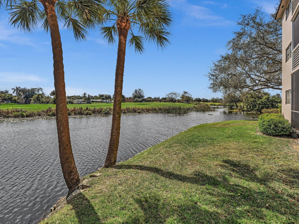 2451 Sw 82nd Avenue - Photo 27