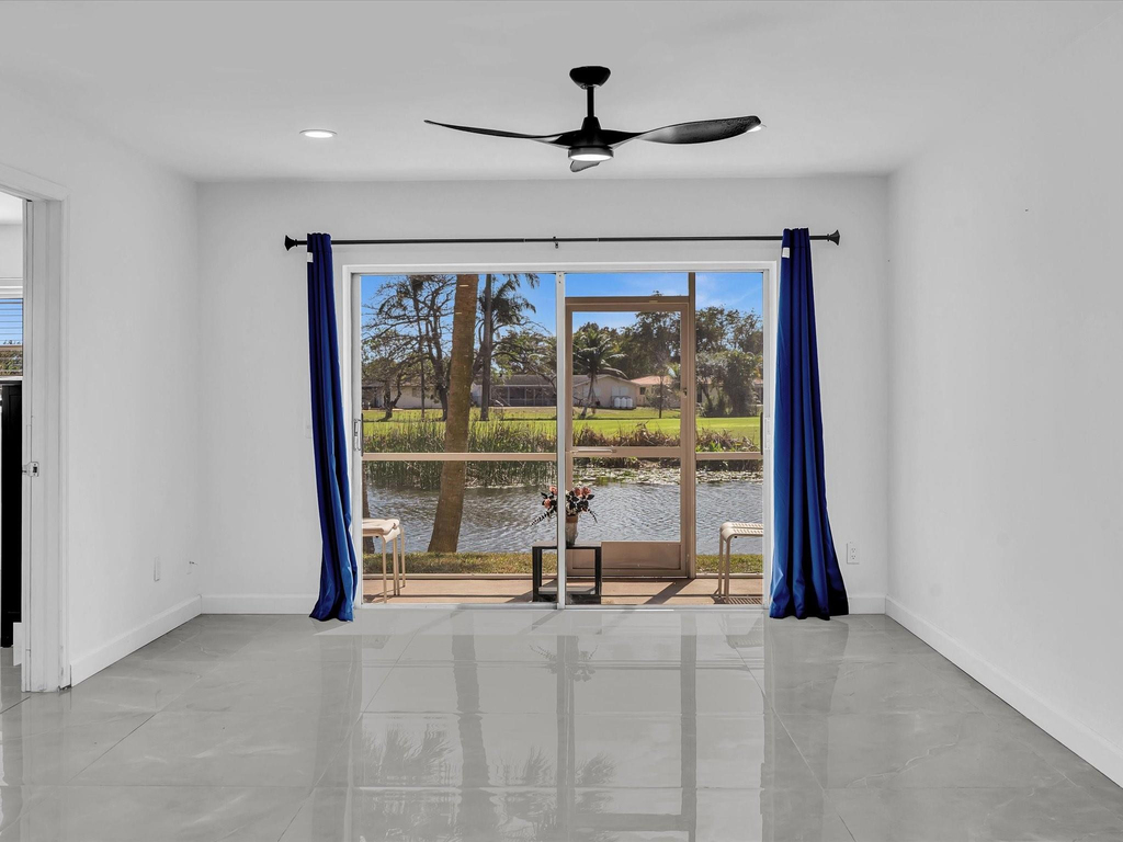 2451 Sw 82nd Avenue - Photo 3
