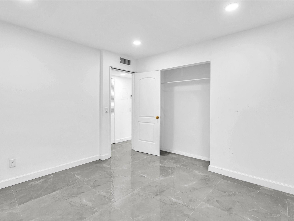 2451 Sw 82nd Avenue - Photo 38