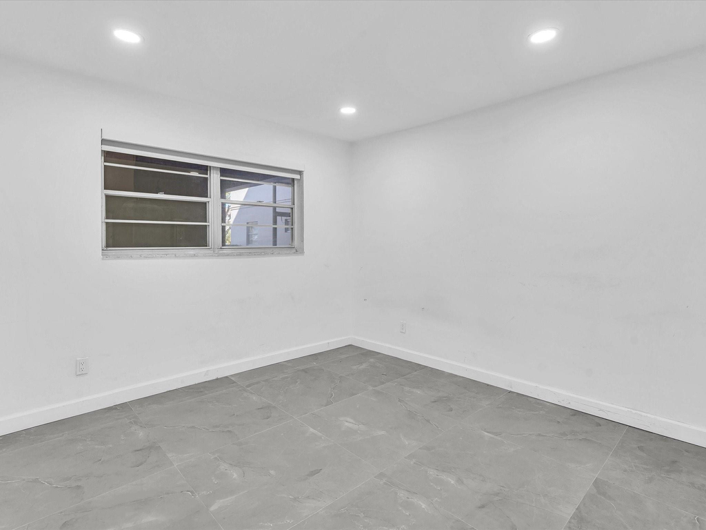 2451 Sw 82nd Avenue - Photo 36