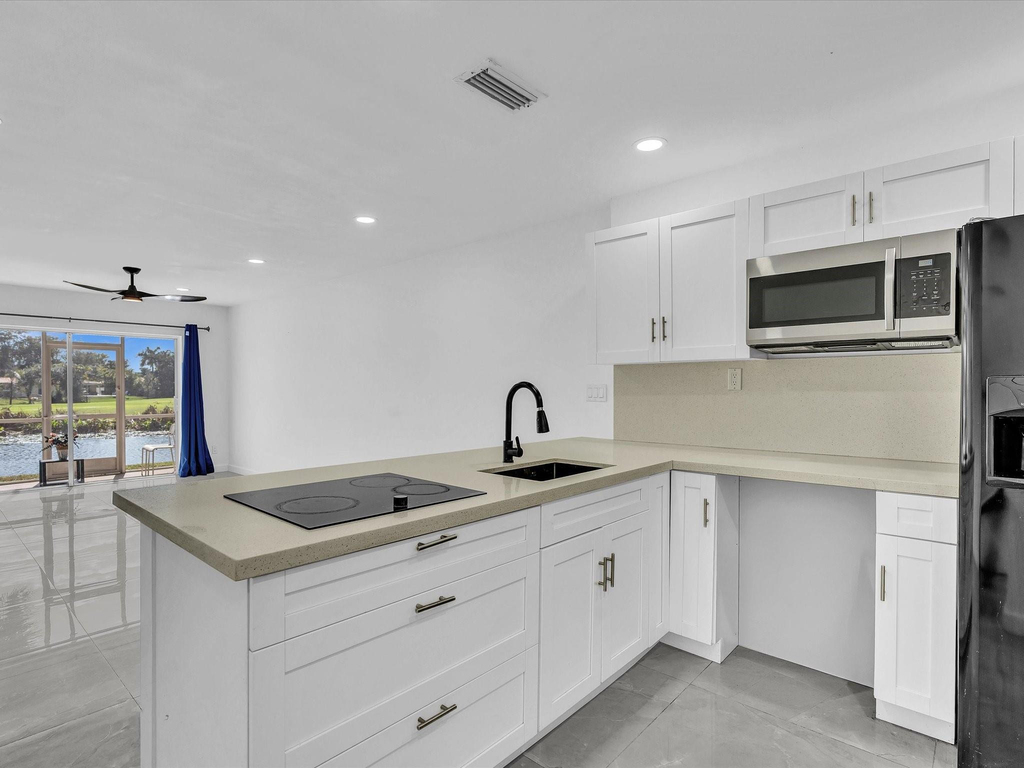 2451 Sw 82nd Avenue - Photo 7