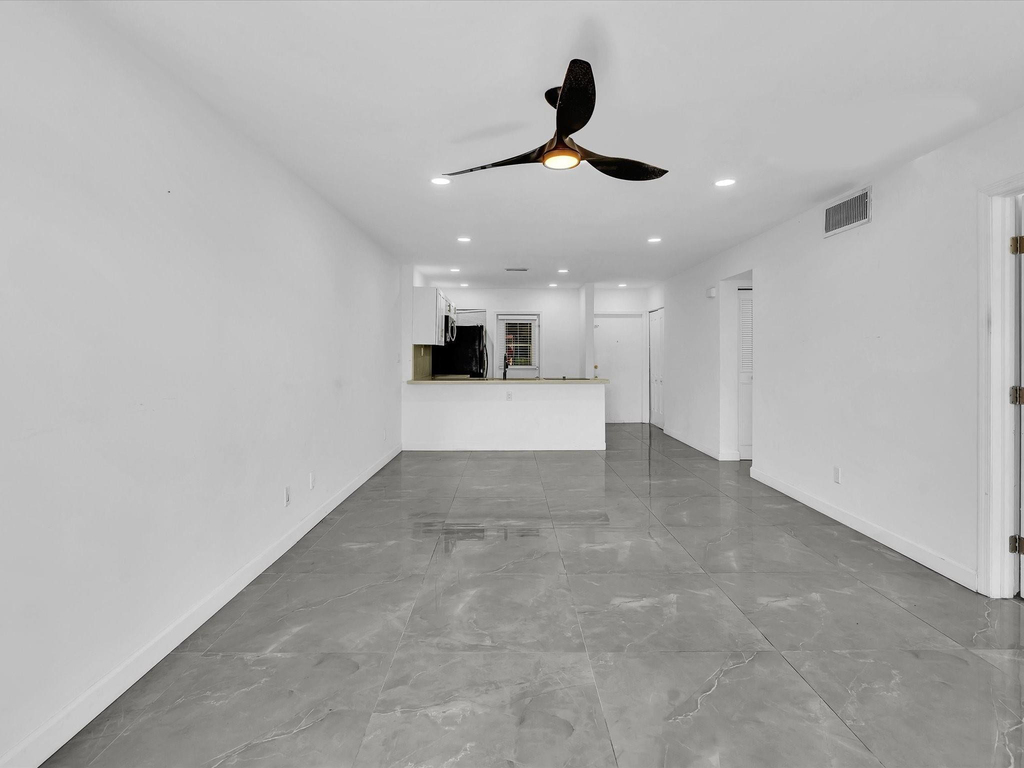 2451 Sw 82nd Avenue - Photo 13