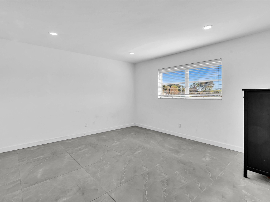 2451 Sw 82nd Avenue - Photo 29