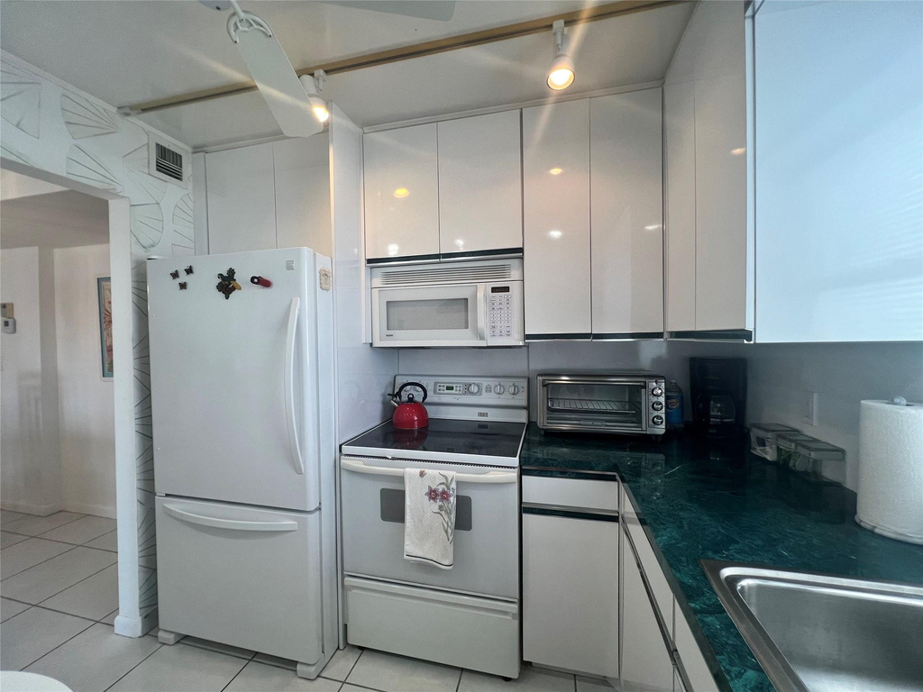 101 Briny Avenue - Photo 8