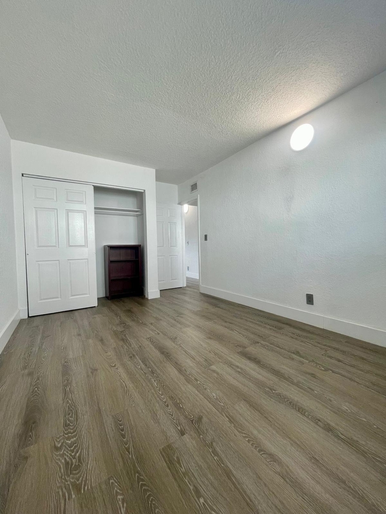 651 Nw 42nd Court - Photo 26
