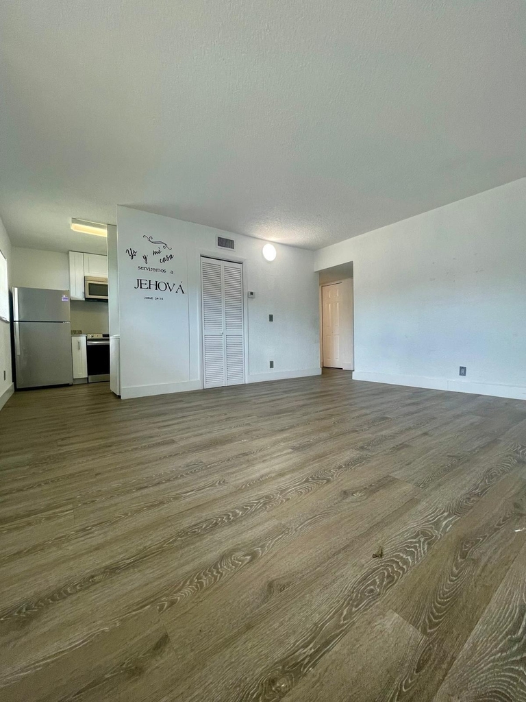 651 Nw 42nd Court - Photo 8