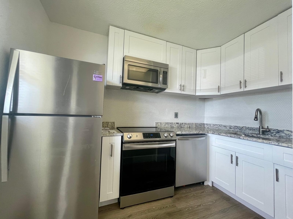 651 Nw 42nd Court - Photo 9