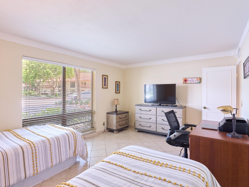 563 Brackenwood Place - Photo 18