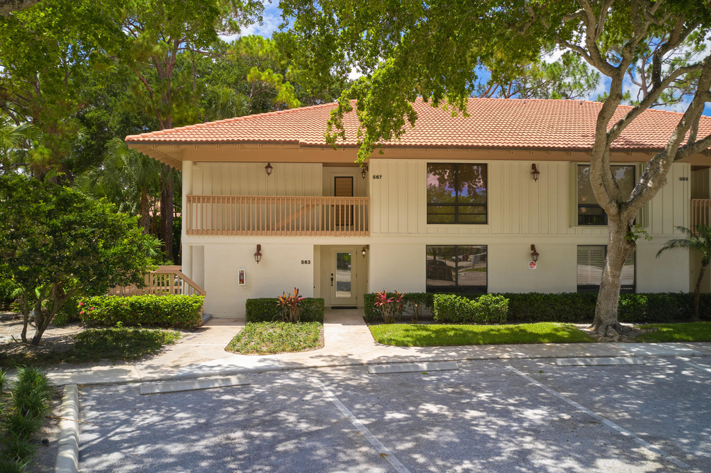 563 Brackenwood Place - Photo 2