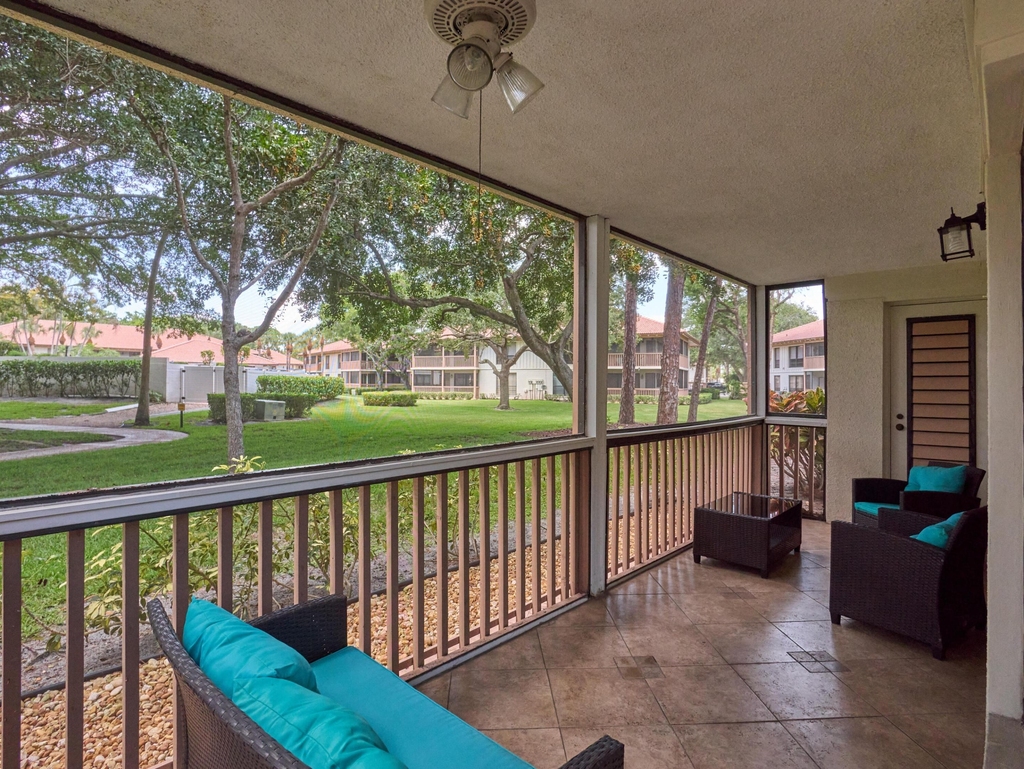 563 Brackenwood Place - Photo 5