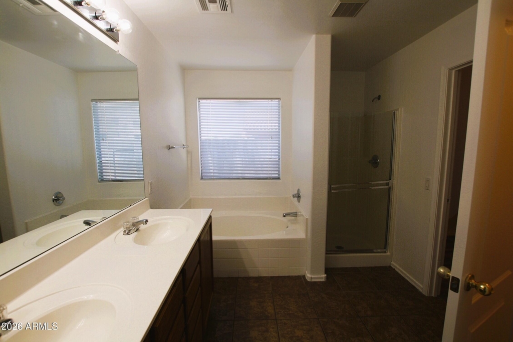 25735 W Elwood Street - Photo 21