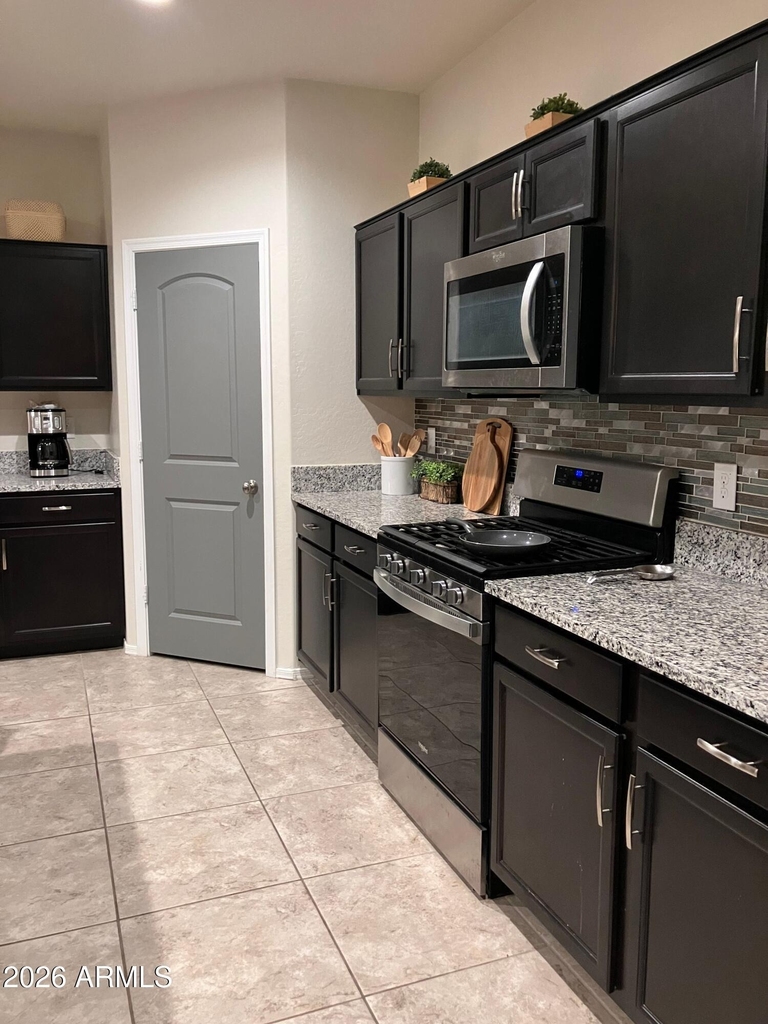 30998 W Earll Drive - Photo 11
