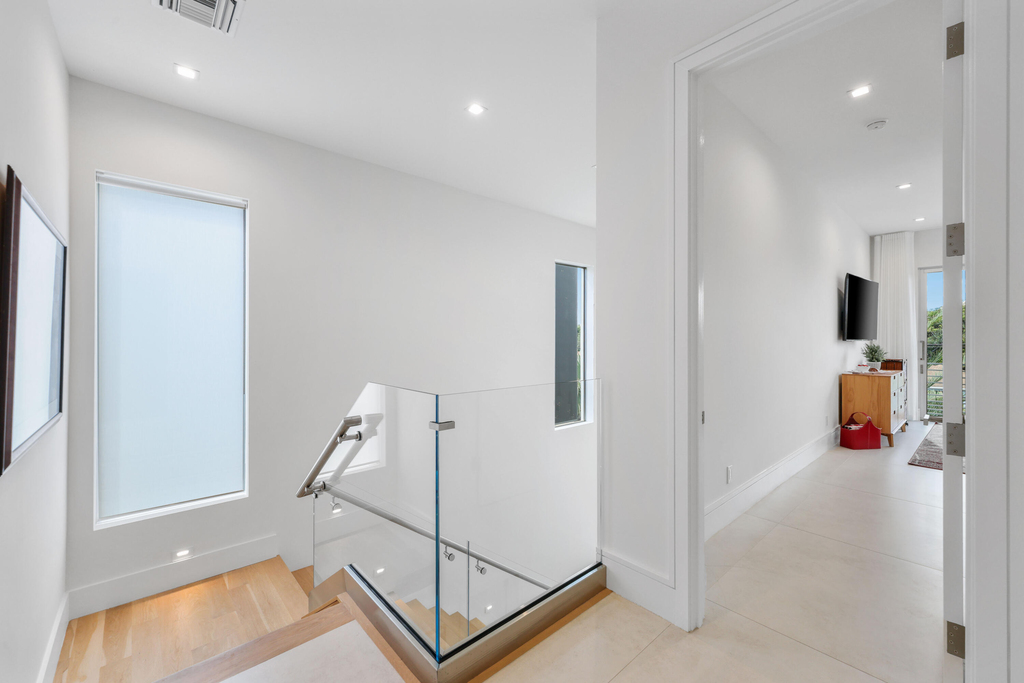 333 S Swinton Avenue - Photo 56