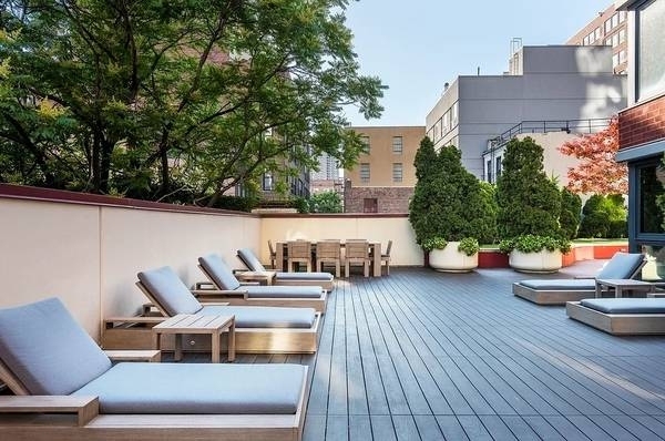West 55th Street - Photo 7