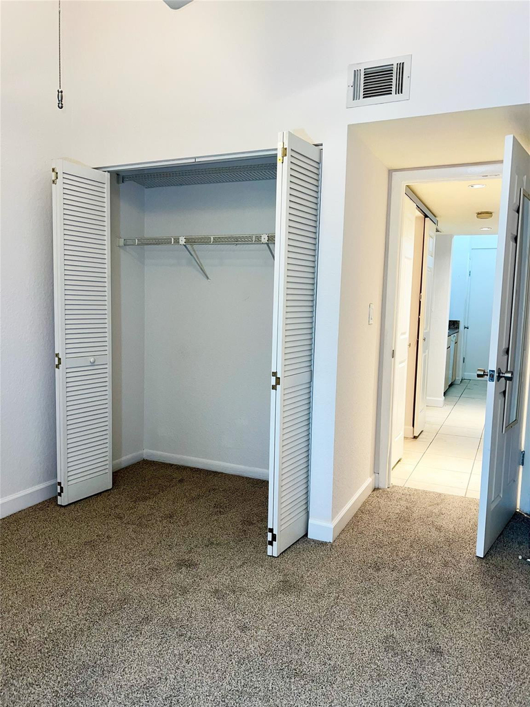 2850 N Oakland Forest Drive - Photo 11