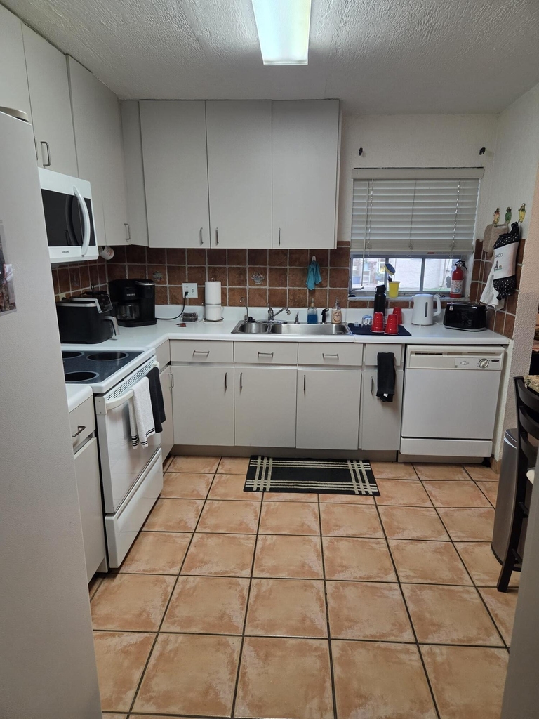 3062 Riverside Drive - Photo 4