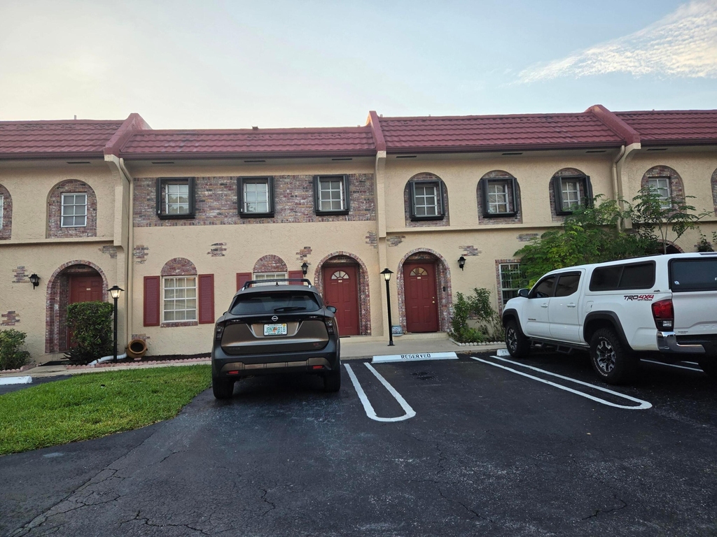 3062 Riverside Drive - Photo 0