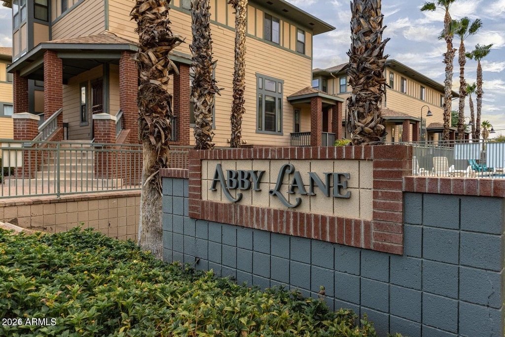 772 S Beck Avenue - Photo 18