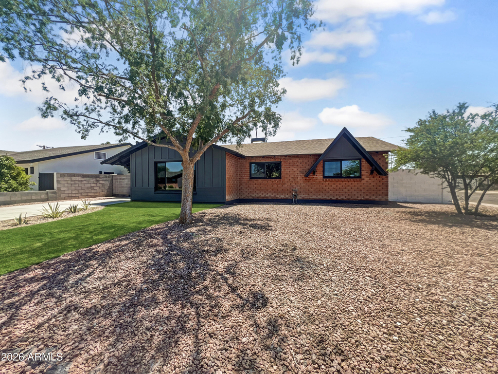 8201 E Whitton Avenue - Photo 1