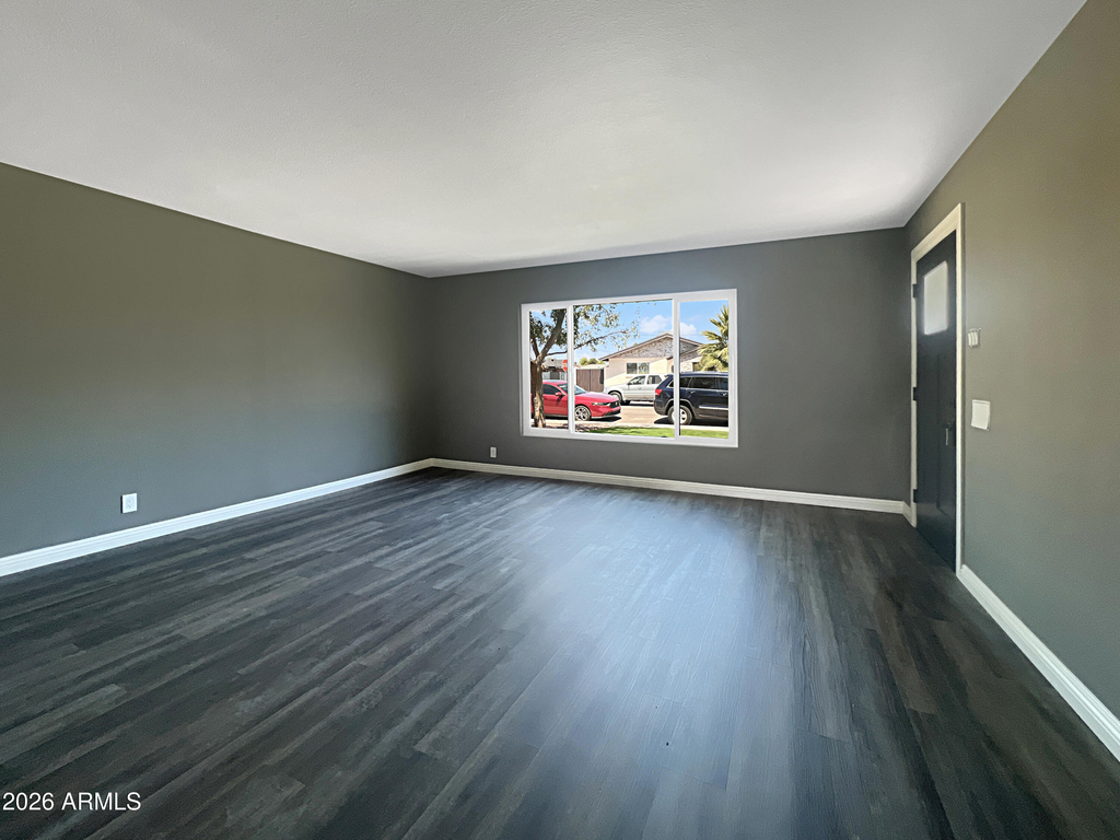 8201 E Whitton Avenue - Photo 11