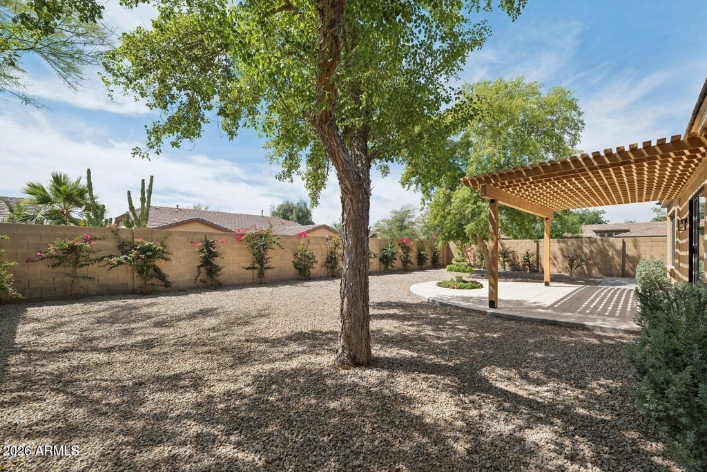 16195 W Glenrosa Avenue - Photo 32