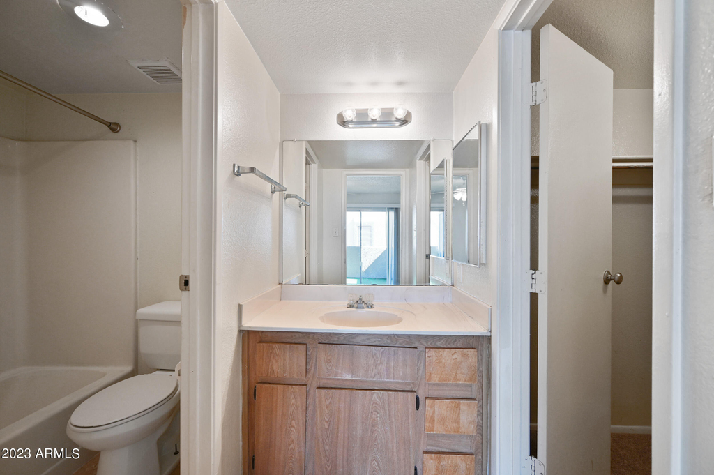 4410 N Longview Avenue - Photo 8