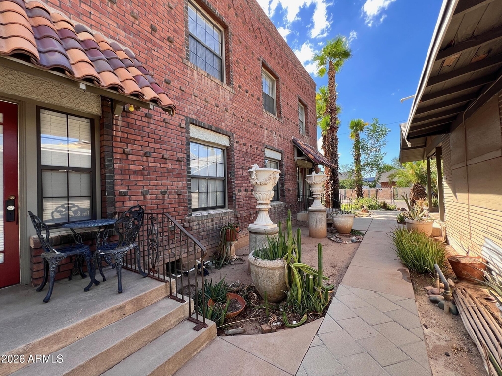 902 E Palm Lane - Photo 13