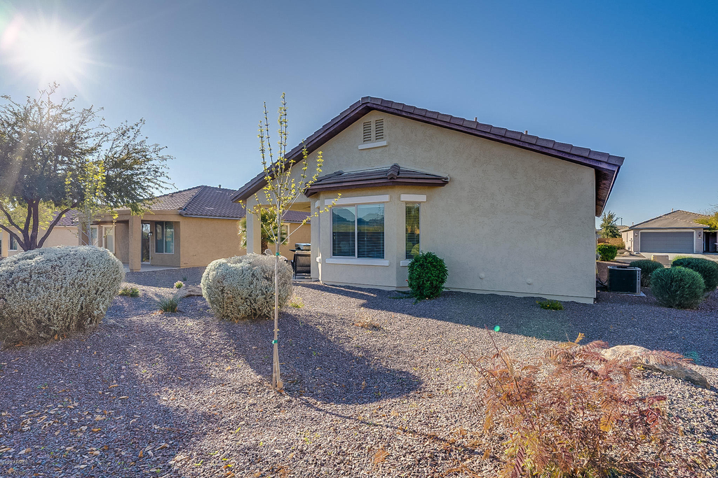 26731 W Pontiac Drive - Photo 37