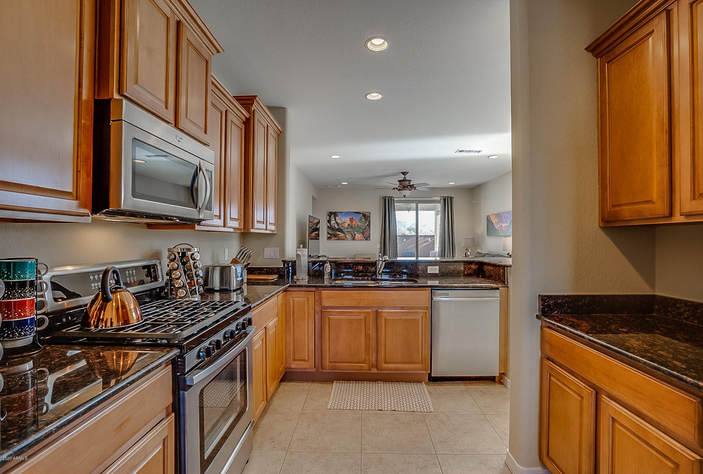 26731 W Pontiac Drive - Photo 19