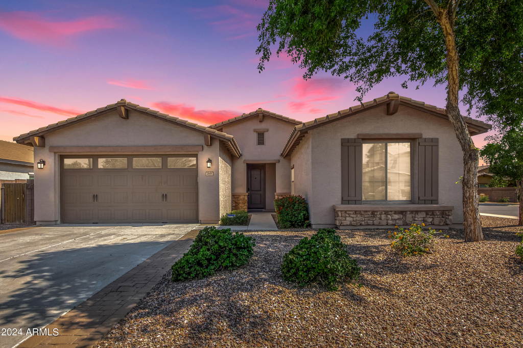 2695 E Rakestraw Lane - Photo 0
