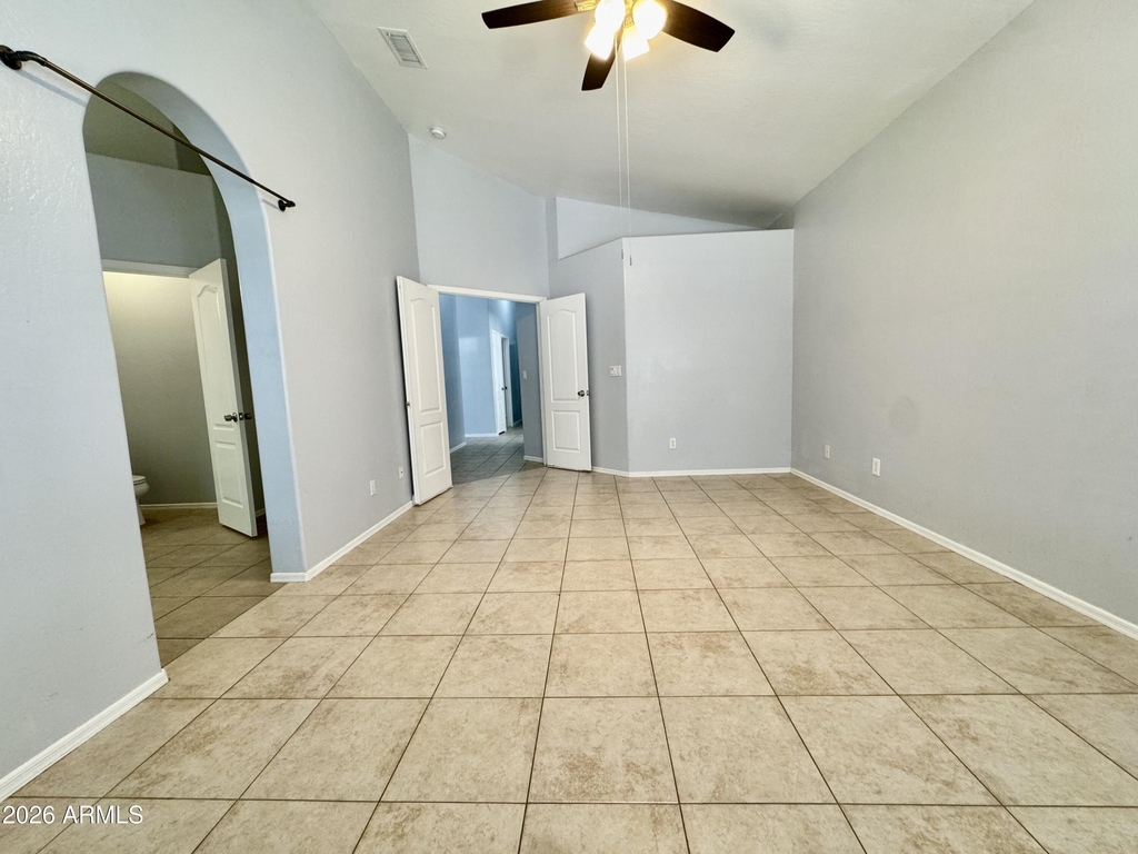 16401 N 39th Place - Photo 8
