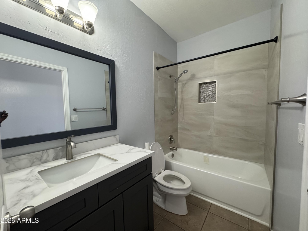 16401 N 39th Place - Photo 5