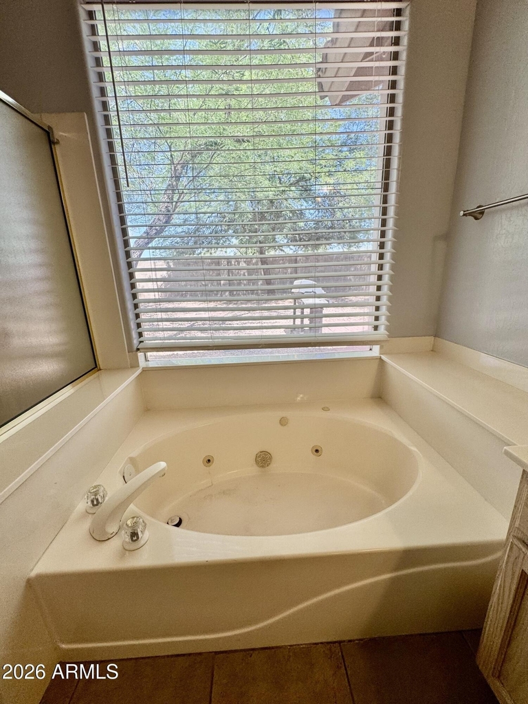 16401 N 39th Place - Photo 10