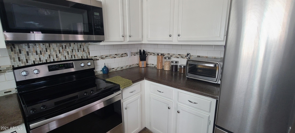 1126 E Charleston Avenue - Photo 7