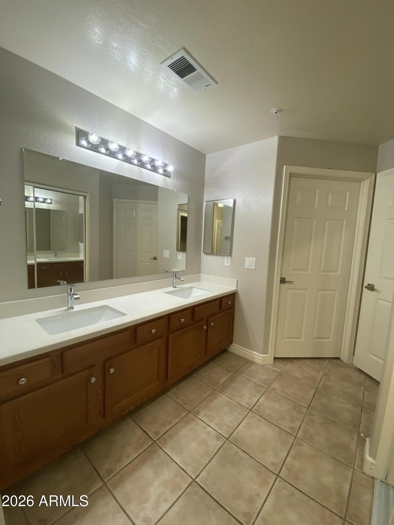 16801 N 94th Street - Photo 10