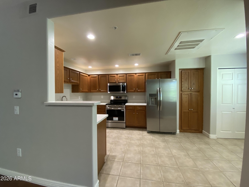 16801 N 94th Street - Photo 3