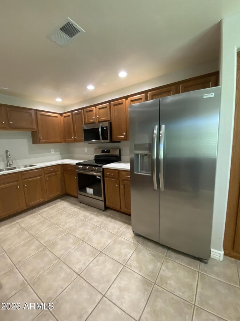 16801 N 94th Street - Photo 6