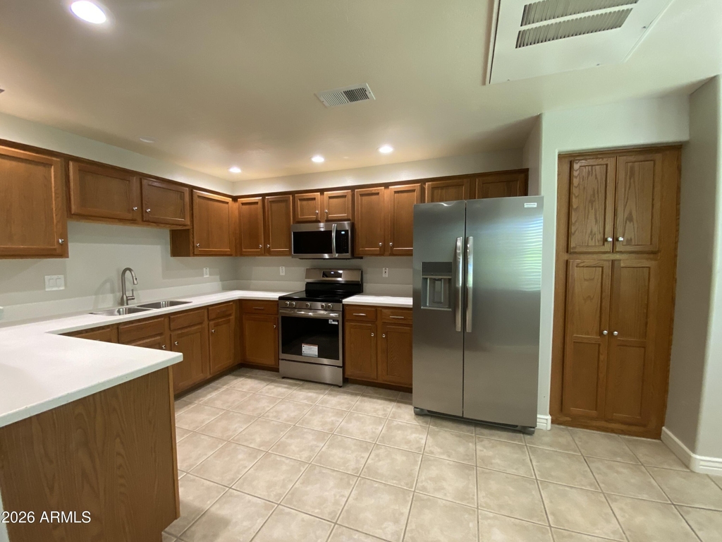 16801 N 94th Street - Photo 4