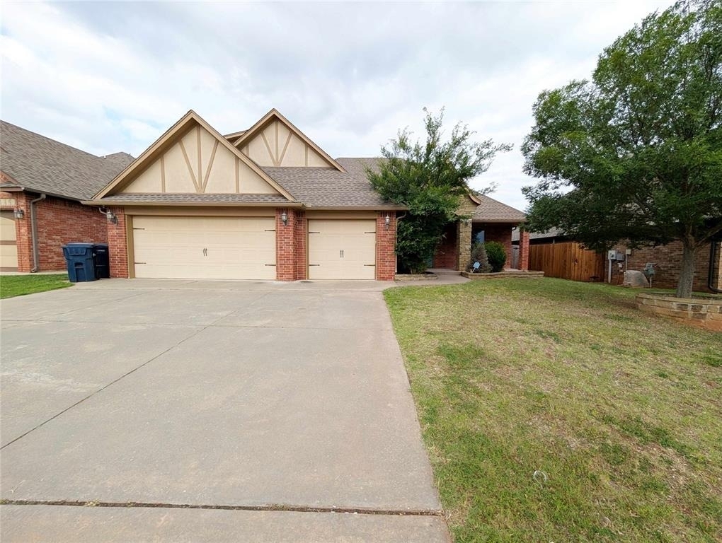 6405 Bent Wood Drive - Photo 0