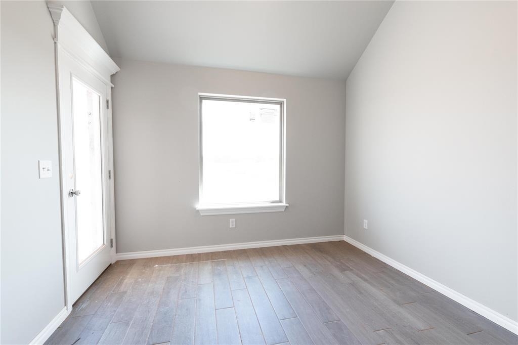 9112 Nw 127th Street - Photo 3