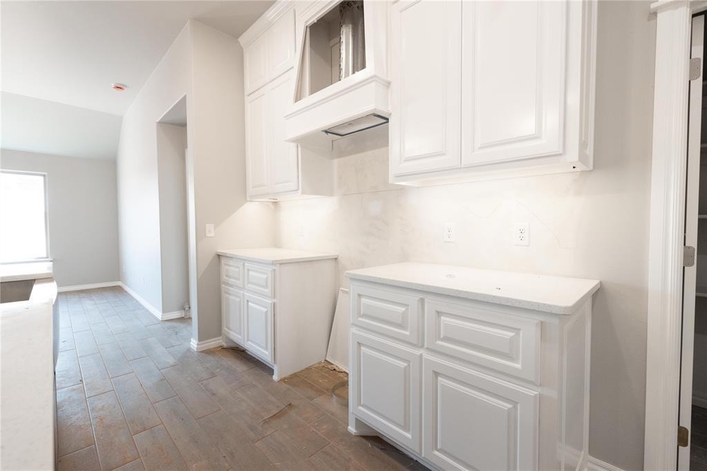 9112 Nw 127th Street - Photo 1