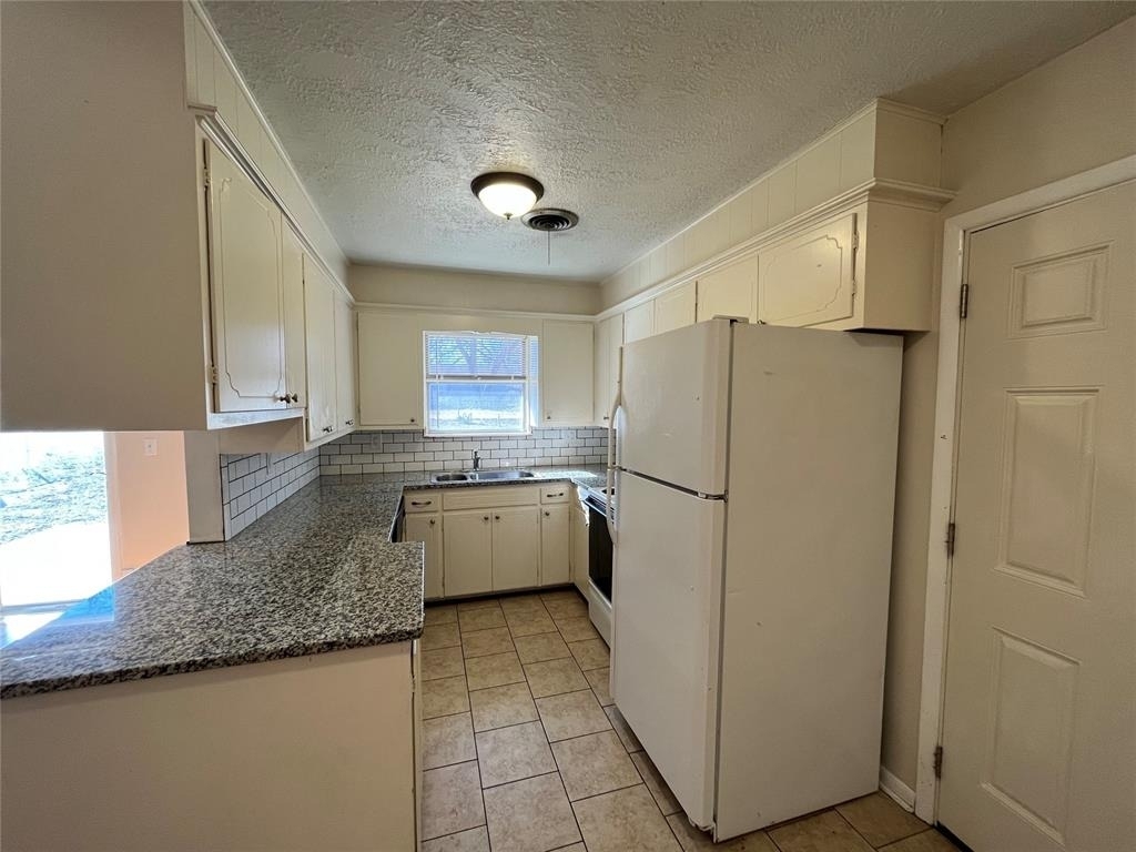 1508 Southern Heights Avenue - Photo 18