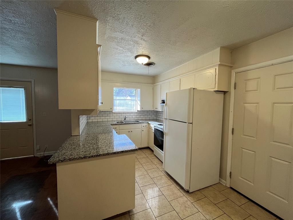 1508 Southern Heights Avenue - Photo 7