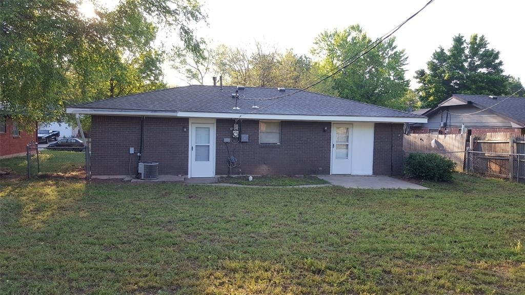 1508 Southern Heights Avenue - Photo 2