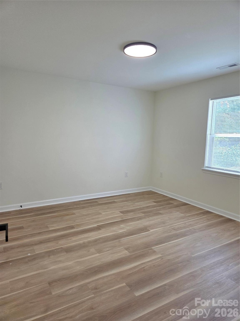 219 Green Drive Sw - Photo 6
