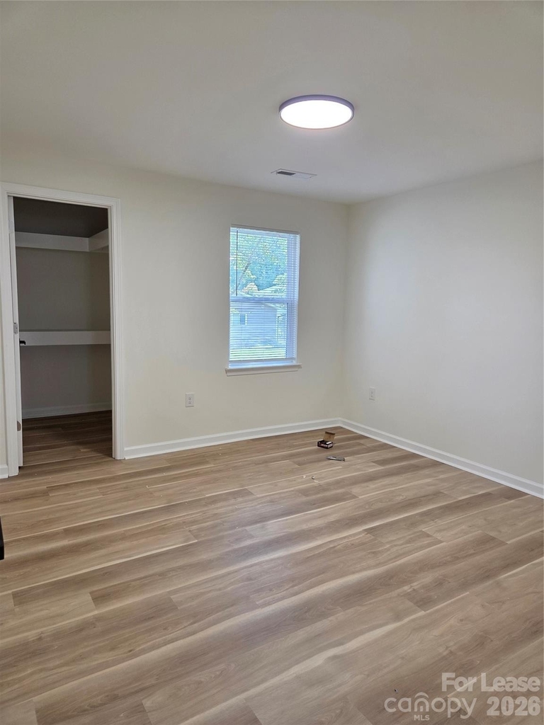 219 Green Drive Sw - Photo 8