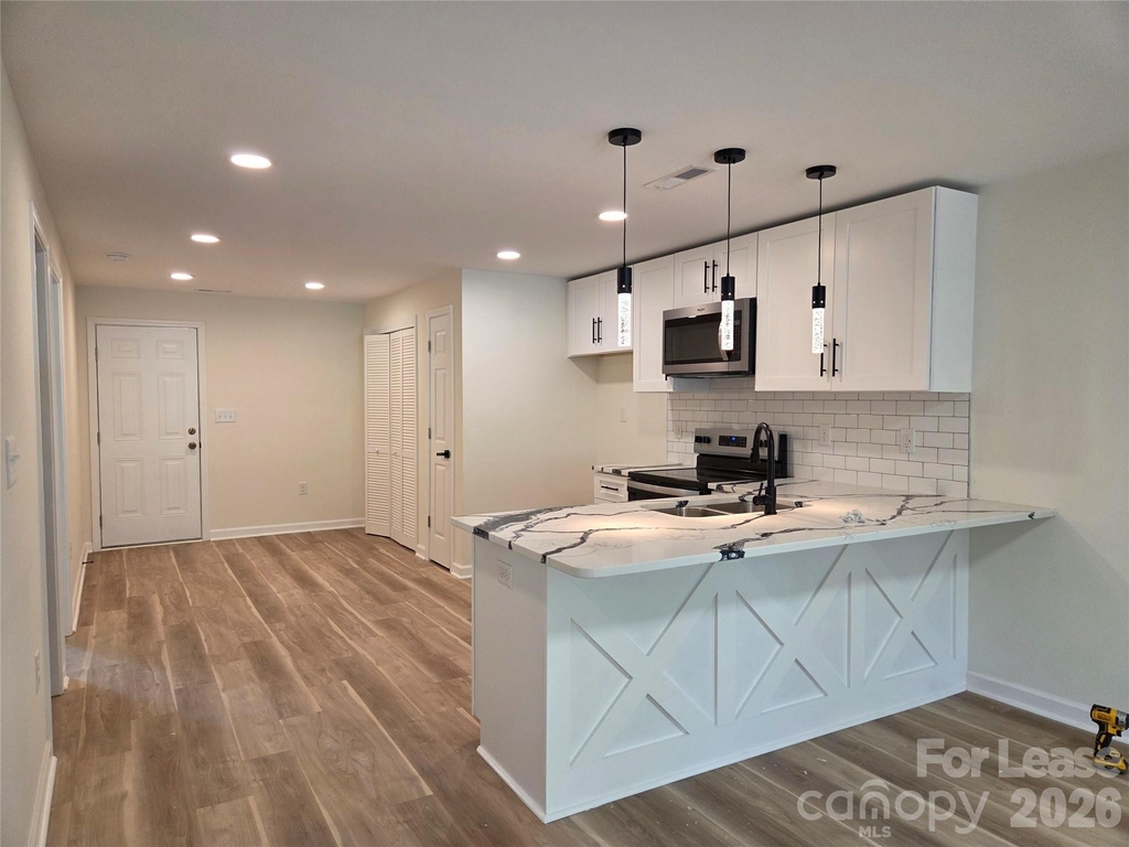 219 Green Drive Sw - Photo 2