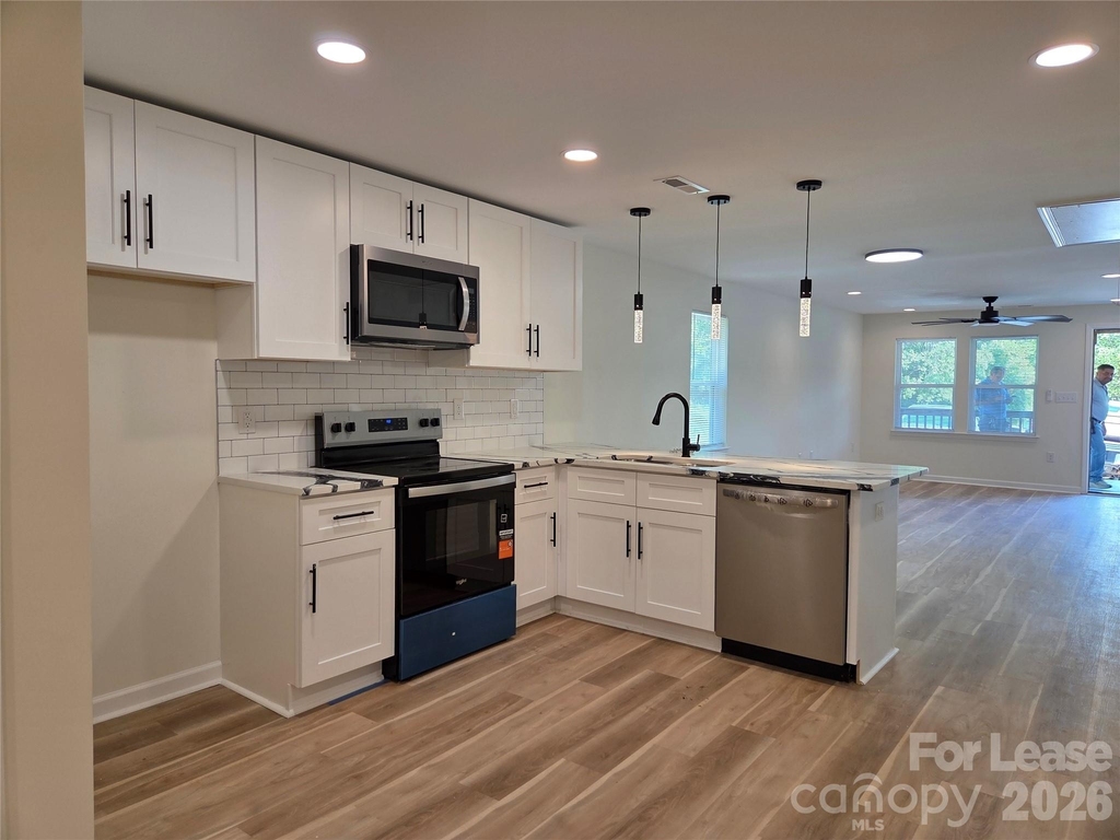 219 Green Drive Sw - Photo 3