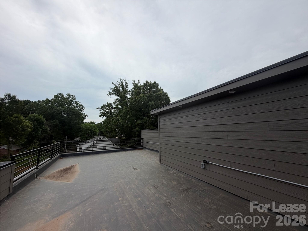 212 Smallwood Street S - Photo 12